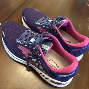 Brooks adrenaline 22 size 11